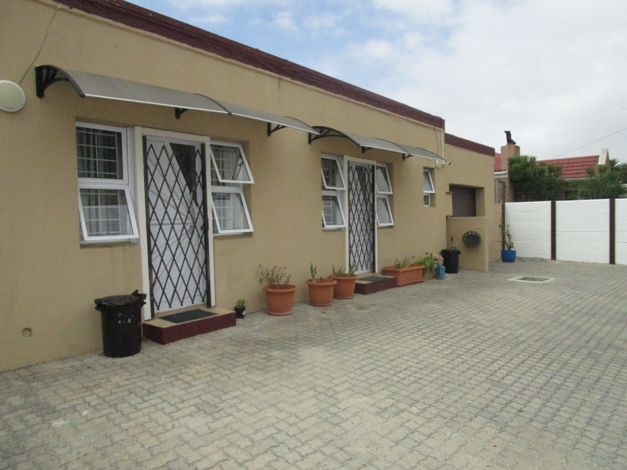 4 Bedroom Property for Sale in Lansdowne Western Cape